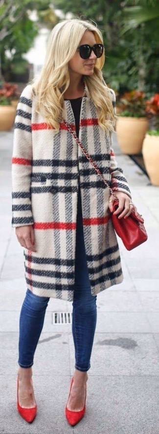 Red Suede Pumps Outfits: Why not try pairing a white plaid coat with navy skinny jeans? Both of these items are super practical and look wonderful when teamed together. For something more on the dressier side to finish off your look, complement this ensemble with a pair of red suede pumps.