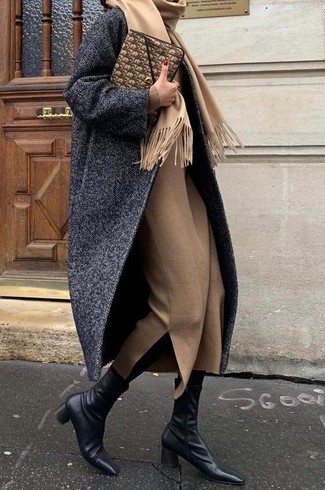 Brown Leather Clutch Outfits: A charcoal herringbone coat and a brown leather clutch are the kind of super chic casual items that you can wear for years to come. To add a little flair to your outfit, complement your look with a pair of black leather ankle boots.