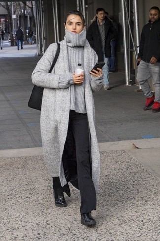 Oversized Sweater with Dress Pants Outfits: Go for an oversized sweater and dress pants for a comfortable outfit that's also well put together. A pair of black leather chelsea boots easily revs up the street cred of this outfit.