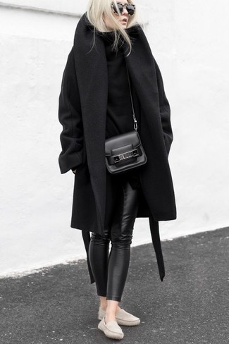 Driving Shoes Outfits For Women: Why not consider wearing a black coat and black leather leggings? As well as super comfy, these items look nice matched together. For maximum fashion effect, complement this outfit with a pair of driving shoes.
