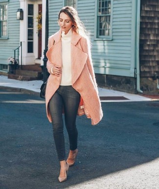 Pink Coat Outfits For Women: A pink coat and charcoal skinny jeans are an easy way to introduce some cool into your day-to-day arsenal. This outfit is finished off nicely with beige leather pumps.