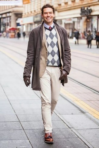 Grey Argyle Crew-neck Sweater Outfits For Men: 
