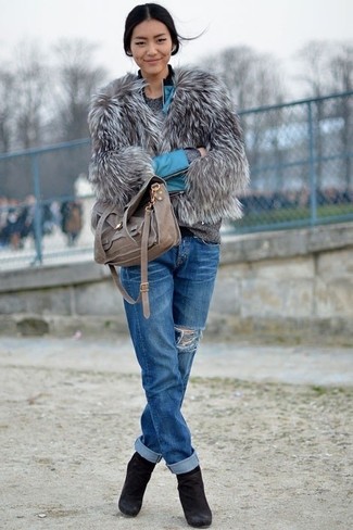 Charcoal Fur Jacket Outfits: 
