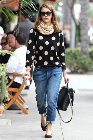 500+ Relaxed Warm Weather Outfits For Women: No matter where the day takes you, you'll be stylishly ready in this casual combination of a black polka dot crew-neck sweater and blue boyfriend jeans. This ensemble is complemented perfectly with black leather ballerina shoes.