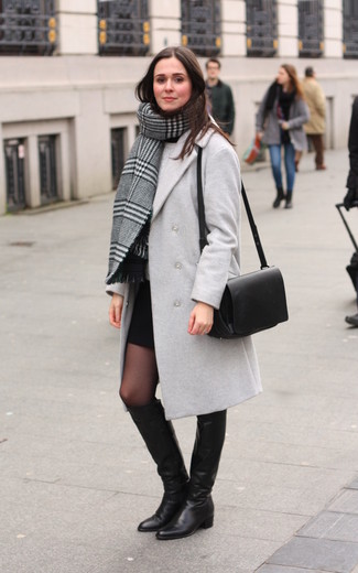 Grey Crew-neck Sweater Outfits For Women: 