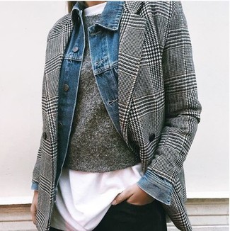 Blue Denim Jacket Outfits For Women: 