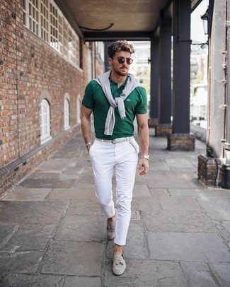 Dark Green Polo Outfits For Men: A dark green polo and white chinos are an easy way to introduce effortless cool into your off-duty arsenal. Amp up this look by wearing grey suede tassel loafers.