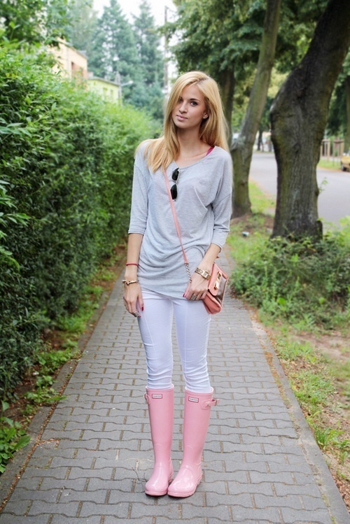 Pink Rain Boots Outfits For Women (5 