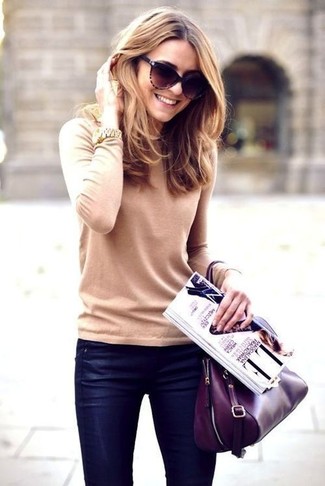 Black Leather Skinny Jeans Outfits: This pairing of a beige crew-neck sweater and black leather skinny jeans is on the casual side yet it's also incredibly chic and put-together.