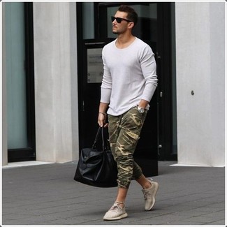 Men's White Crew-neck Sweater, Olive Camouflage Sweatpants, Beige Low Top Sneakers, Black Leather Holdall