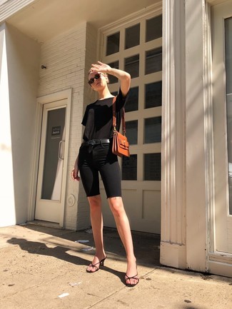 Black Leather Belt Hot Weather Outfits For Women: Marrying a black crew-neck t-shirt with a black leather belt is a savvy idea for a casually stylish ensemble. Get a little creative on the shoe front and smarten up this getup by wearing black leather mules.