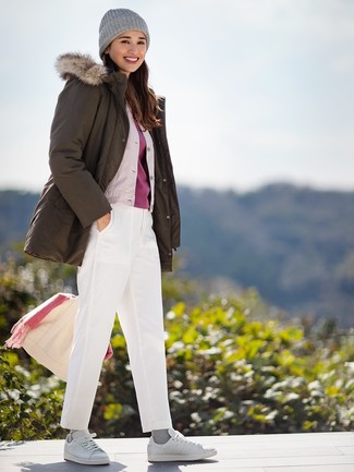 White Chinos Outfits For Women: 