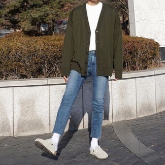 Olive Cargo Pants Hot Weather Outfits: To assemble a casual ensemble with a twist, reach for a white crew-neck t-shirt and olive cargo pants. Finishing off with beige suede loafers is an effortless way to introduce a bit of flair to this look.