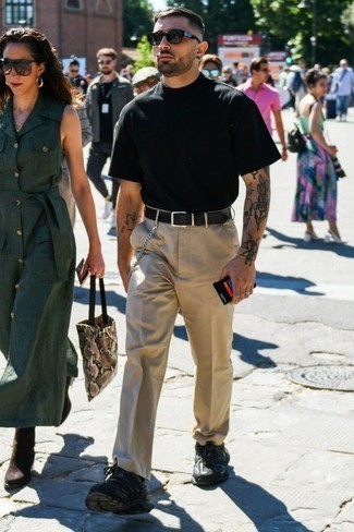 Beige Chinos Hot Weather Outfits: Why not marry a black crew-neck t-shirt with beige chinos? Both of these items are super practical and look nice worn together. A pair of black athletic shoes immediately boosts the appeal of this outfit.
