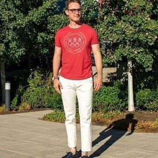 Navy Driving Shoes Outfits For Men: Hard proof that a red and white print crew-neck t-shirt and white chinos look amazing if you wear them together in a casual look. Feeling transgressive today? Break up your outfit by rocking navy driving shoes.