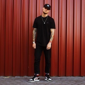 Dark Brown Baseball Cap Outfits For Men: A black crew-neck t-shirt and a dark brown baseball cap married together are a nice match. Clueless about how to complement this ensemble? Wear a pair of white and black leather high top sneakers to dress it up.