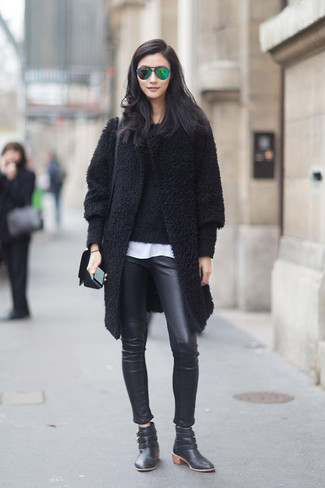 Black Textured Crew-neck Sweater Outfits For Women: 
