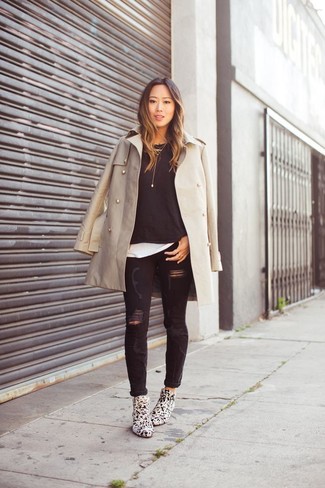 White Leather Ankle Boots Outfits: 