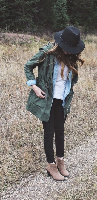 Dark Green Anorak with Crew-neck T-shirt Outfits For Women: 