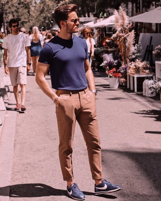 Navy Crew-neck T-shirt with Khaki Dress Pants Outfits For Men (6 ideas &  outfits)