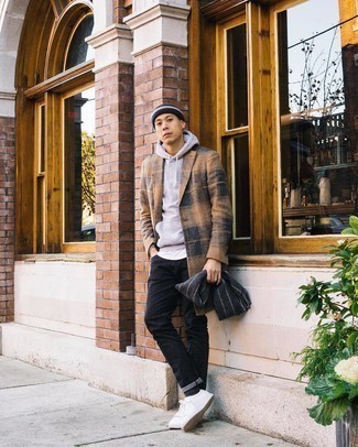 Black and White Beanie Outfits For Men: 