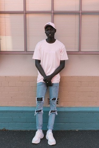 Hot Pink Baseball Cap Outfits For Men: Consider wearing a pink crew-neck t-shirt and a hot pink baseball cap to get a contemporary and absolutely dapper ensemble. You know how to give an added touch of polish to this getup: beige athletic shoes.
