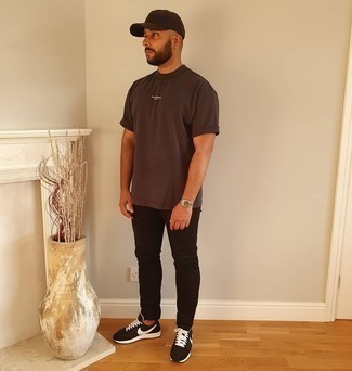Dark Brown Crew-neck T-shirt Outfits For Men: Teaming a dark brown crew-neck t-shirt and black jeans will prove your prowess in men's fashion even on weekend days. Black and white athletic shoes are guaranteed to add a dash of stylish effortlessness to this outfit.