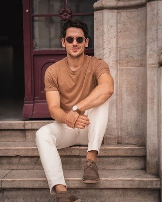 Brown Suede Brogues Outfits: For an outfit that's super easy but can be flaunted in a great deal of different ways, consider wearing a tan crew-neck t-shirt and white jeans. For something more on the classier side to finish this outfit, add brown suede brogues to the mix.