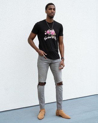 Grey Jeans Outfits For Men: A black print crew-neck t-shirt and grey jeans are a good outfit formula to have in your casual wardrobe. Why not take a more polished approach with shoes and add a pair of tan suede chelsea boots?