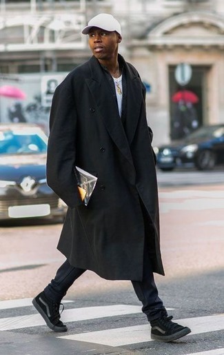 Black Trenchcoat Casual Outfits For Men: 