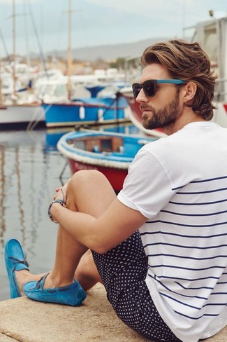 White and Navy Crew-neck T-shirt Outfits For Men: Consider wearing a white and navy crew-neck t-shirt and black and white print shorts if you seek to look casual and cool without trying too hard. Aquamarine suede boat shoes will bring an elegant twist to an otherwise mostly casual ensemble.