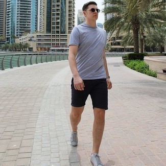 White No Show Socks Outfits For Men: When you want to look stylish and stay comfortable, make a grey crew-neck t-shirt and white no show socks your outfit choice. On the fence about how to round off this look? Rock grey canvas low top sneakers to class it up.