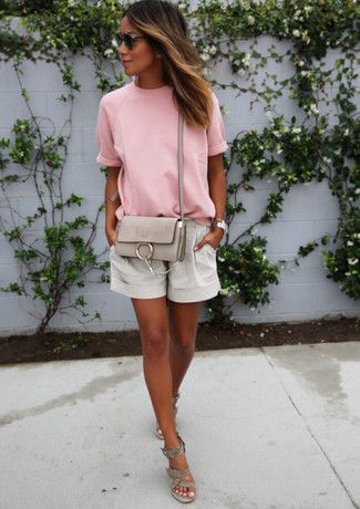 Grey Suede Wedge Sandals Outfits: Teaming a pink crew-neck t-shirt with grey linen shorts is an on-point option for a casual ensemble. Grey suede wedge sandals are a smart pick to finish off your getup.