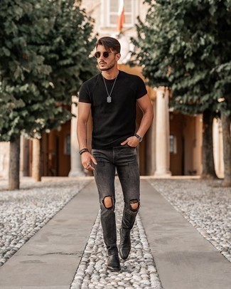 Black Leather Chelsea Boots with Black T-shirt Relaxed Outfits For Men (5  ideas & outfits) | Lookastic