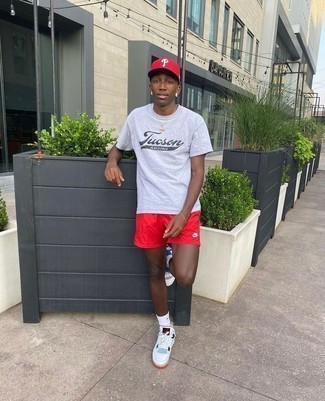Men's Grey Print Crew-neck T-shirt, Red Sports Shorts, White Canvas Low Top Sneakers, Red and White Print Baseball Cap