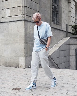 Grey Sweatpants with Light Blue T-shirt Outfits For Men (4 ideas