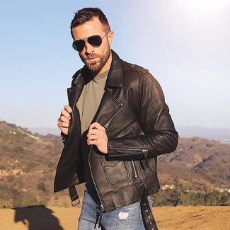 Dark Brown Leather Biker Jacket Outfits For Men: This relaxed casual pairing of a dark brown leather biker jacket and blue ripped skinny jeans is very versatile and apt for any adventure you may find yourself on.