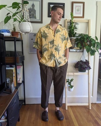 Mustard Print Short Sleeve Shirt Outfits For Men: 