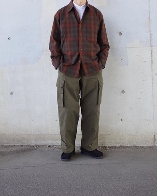 Dark Brown Plaid Long Sleeve Shirt Outfits For Men: Putting together a dark brown plaid long sleeve shirt with olive cargo pants is a wonderful option for a casual and cool ensemble. Take this outfit a dressier path by sporting black suede desert boots.