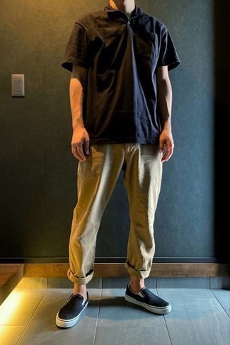 Black Canvas Slip-on Sneakers Outfits For Men: A dark brown polo and khaki chinos worn together are a match made in heaven for those who love casually cool ensembles. We're totally digging how this whole outfit comes together thanks to a pair of black canvas slip-on sneakers.