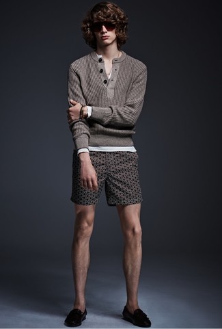 Dark Brown Print Shorts Outfits For Men: 