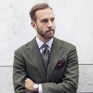 Burgundy Print Pocket Square Summer Outfits: Why not team a dark green wool blazer with a burgundy print pocket square? As well as super practical, both of these items look cool worn together. If you're thinking of a season-appropriate outfit, here is a great one.