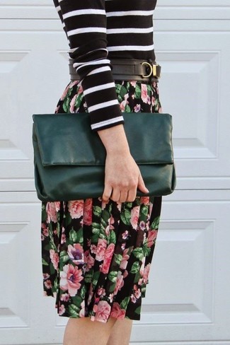 Dark Green Leather Clutch Outfits: 
