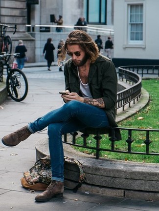 Dark Green Field Jacket Outfits: Rock a dark green field jacket with blue skinny jeans for an on-trend, casual look. Let's make a bit more effort with shoes and complete your getup with dark brown leather casual boots.