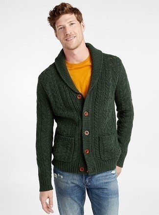 Olive Cardigan Outfits For Men: To don a laid-back ensemble with a twist, you can dress in an olive cardigan and light blue ripped jeans.