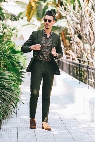 Dark Green Floral Dress Shirt Outfits For Men: We love how this combo of a dark green floral dress shirt and a dark green suit instantly makes you look sophisticated and dapper. When it comes to footwear, introduce tobacco suede tassel loafers to the mix.