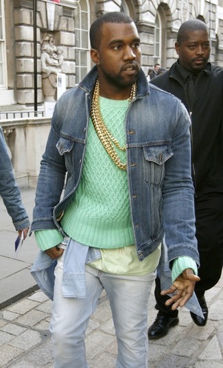Green Cable Sweater Outfits For Men: Beyond stylish, this off-duty combination of a green cable sweater and light blue jeans provides with variety.