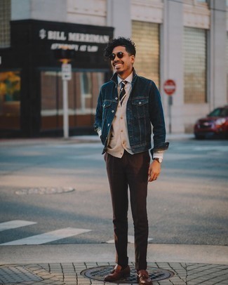 Men's Outfits 2021: Putting together a navy denim jacket with dark brown dress pants is an on-point idea for a sharp and classy ensemble. Brown leather tassel loafers are a foolproof footwear option that's full of personality.