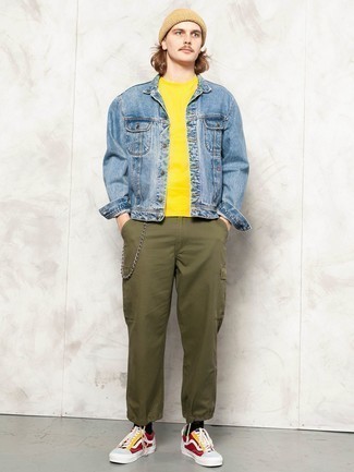 Mustard Crew-neck T-shirt Outfits For Men: For a cool and relaxed ensemble, rock a mustard crew-neck t-shirt with olive cargo pants — these two pieces play perfectly well together. A pair of multi colored canvas low top sneakers will be a welcome complement to your look.