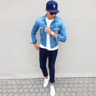 Navy and White Print Baseball Cap Outfits For Men: Consider wearing a blue denim jacket and a navy and white print baseball cap for a casual and stylish outfit. Kick up your whole outfit by rocking a pair of white leather low top sneakers.